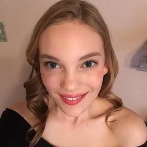 Meet your Posher, Ava